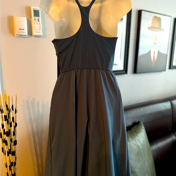 Halara in my feels everyday midi dress - Picture 5 of 5